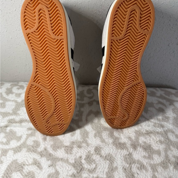 Adidas Classic White and Black Trainers - Picture 4 of 4